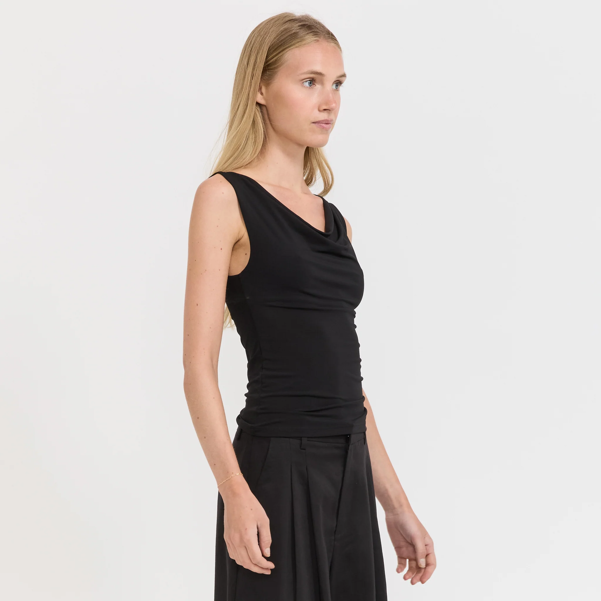 Debut Tank Black - Image 3