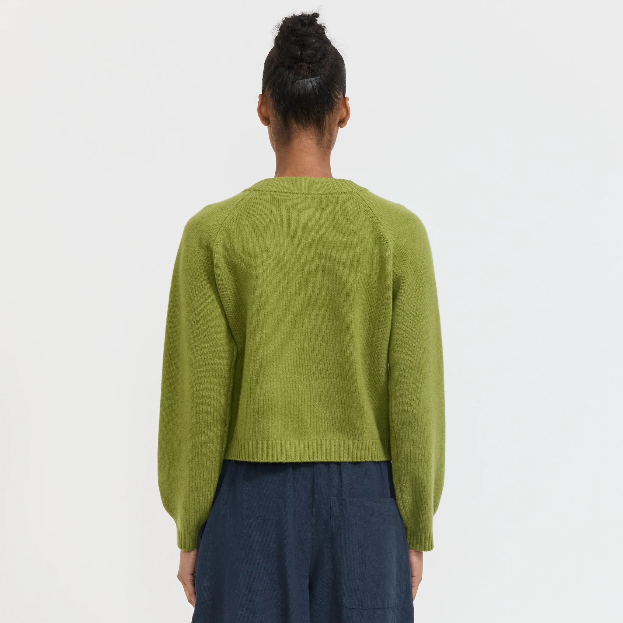 Eden Wool Cashmere Raglan Cardigan Soft Green - Image 4
