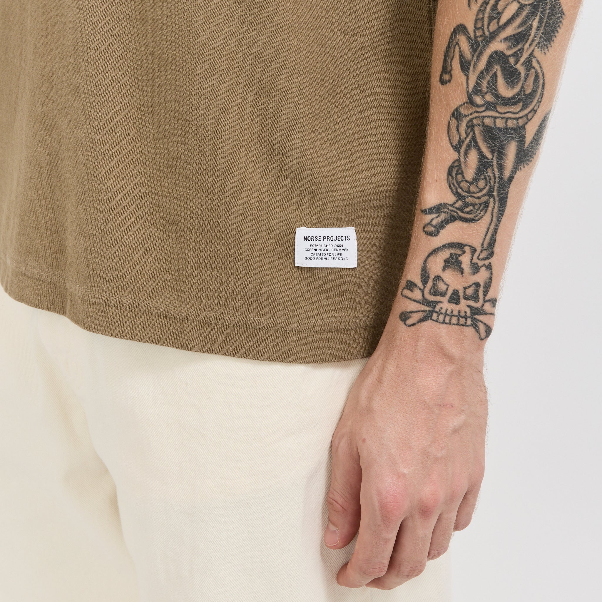 Elmelunde Organic Dry Cotton GMD T-Shirt Walnut - Image 6