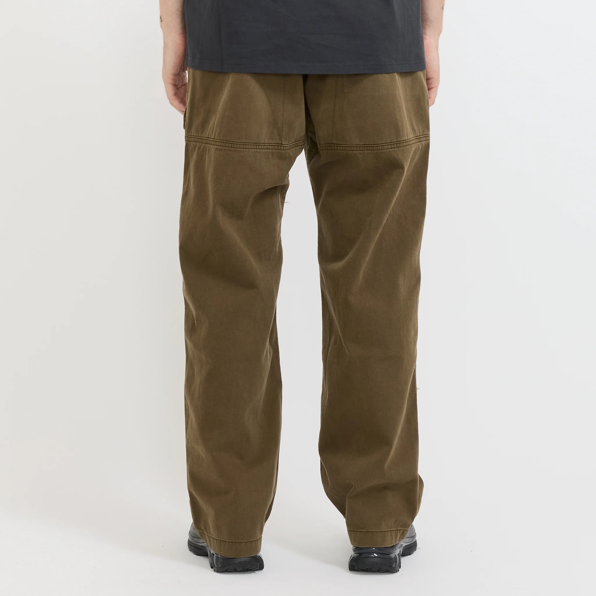 EQT Pant Bark Pigment - Image 4