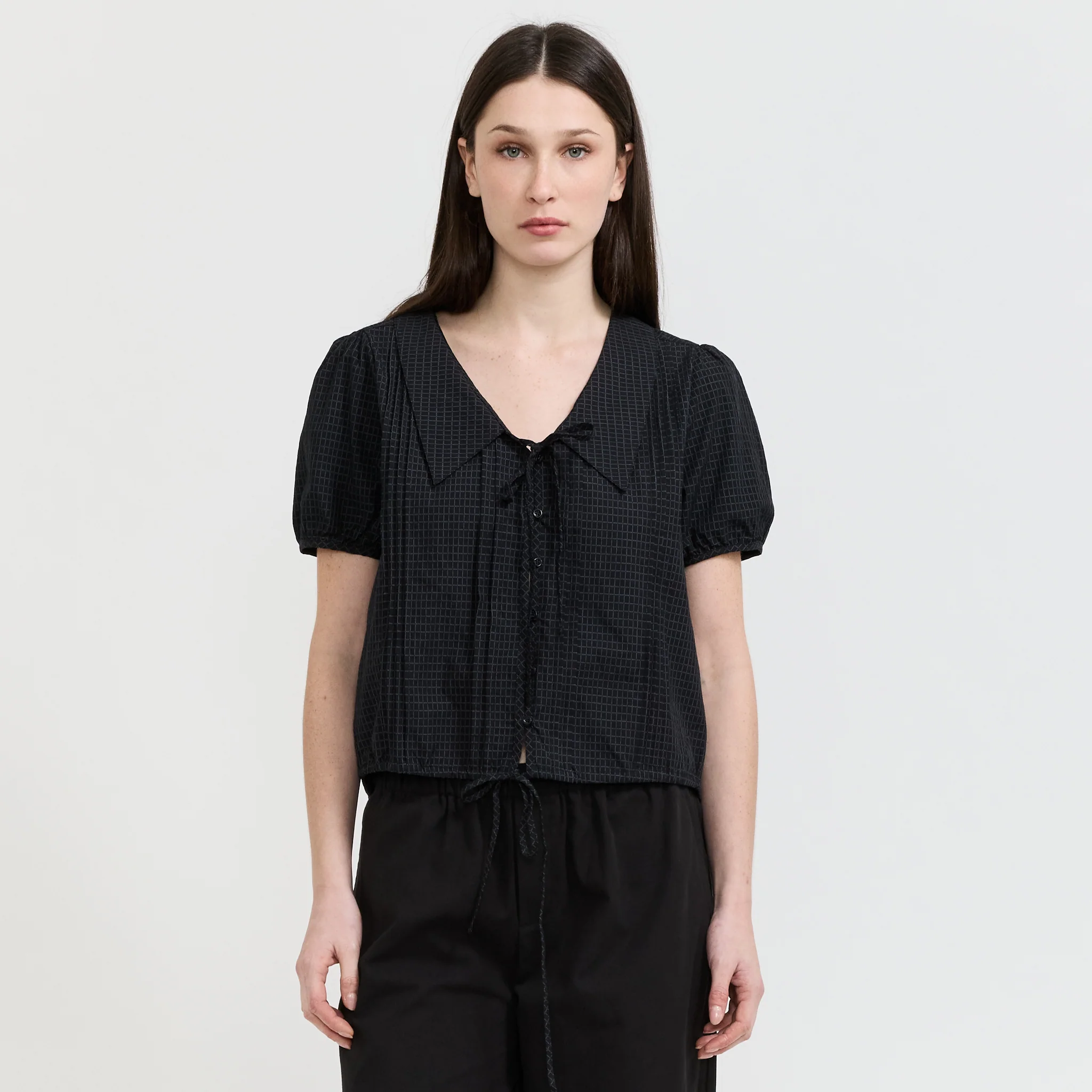 Fine Collar Top Mono Grid