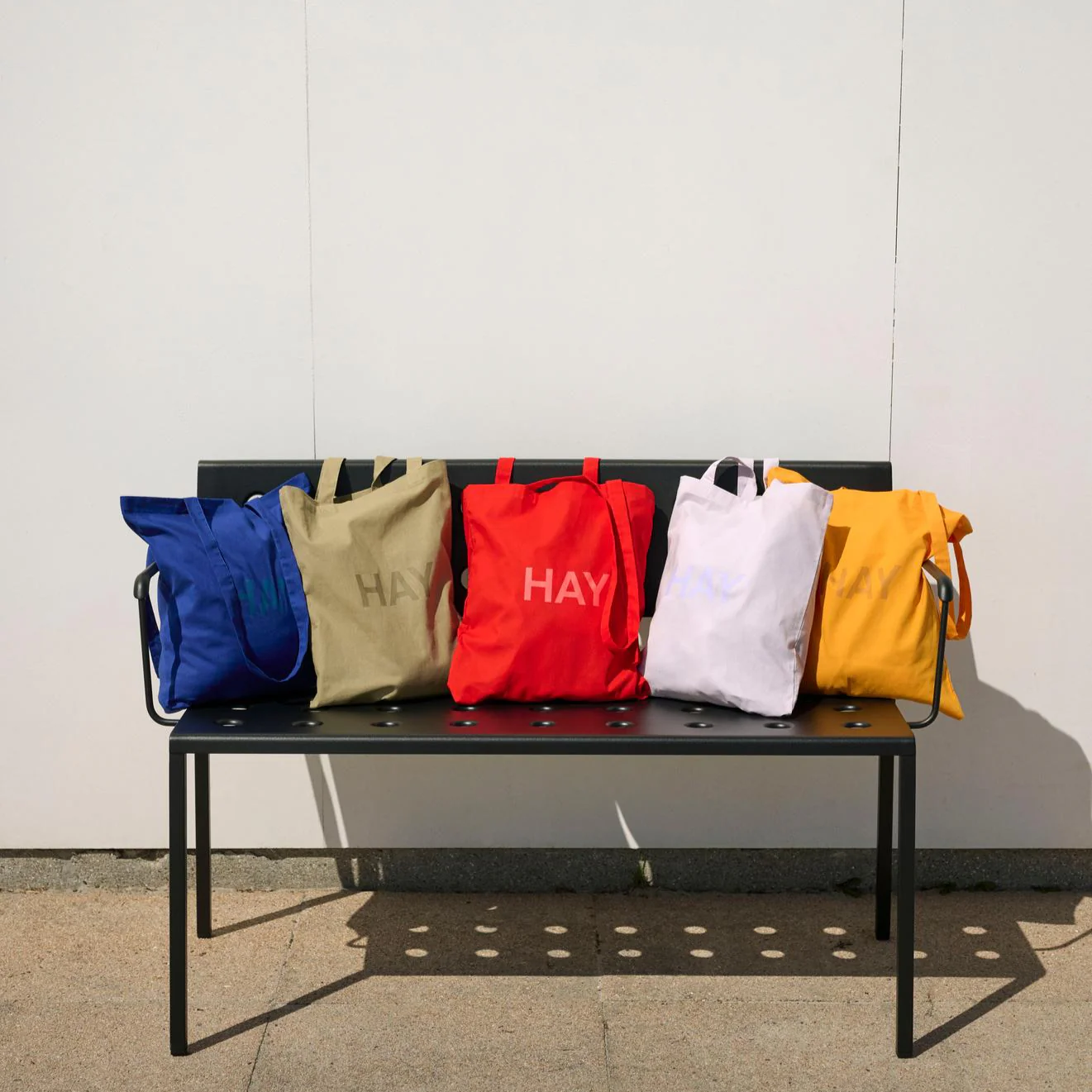 Hay Tote Bag Poppy Red - Image 2