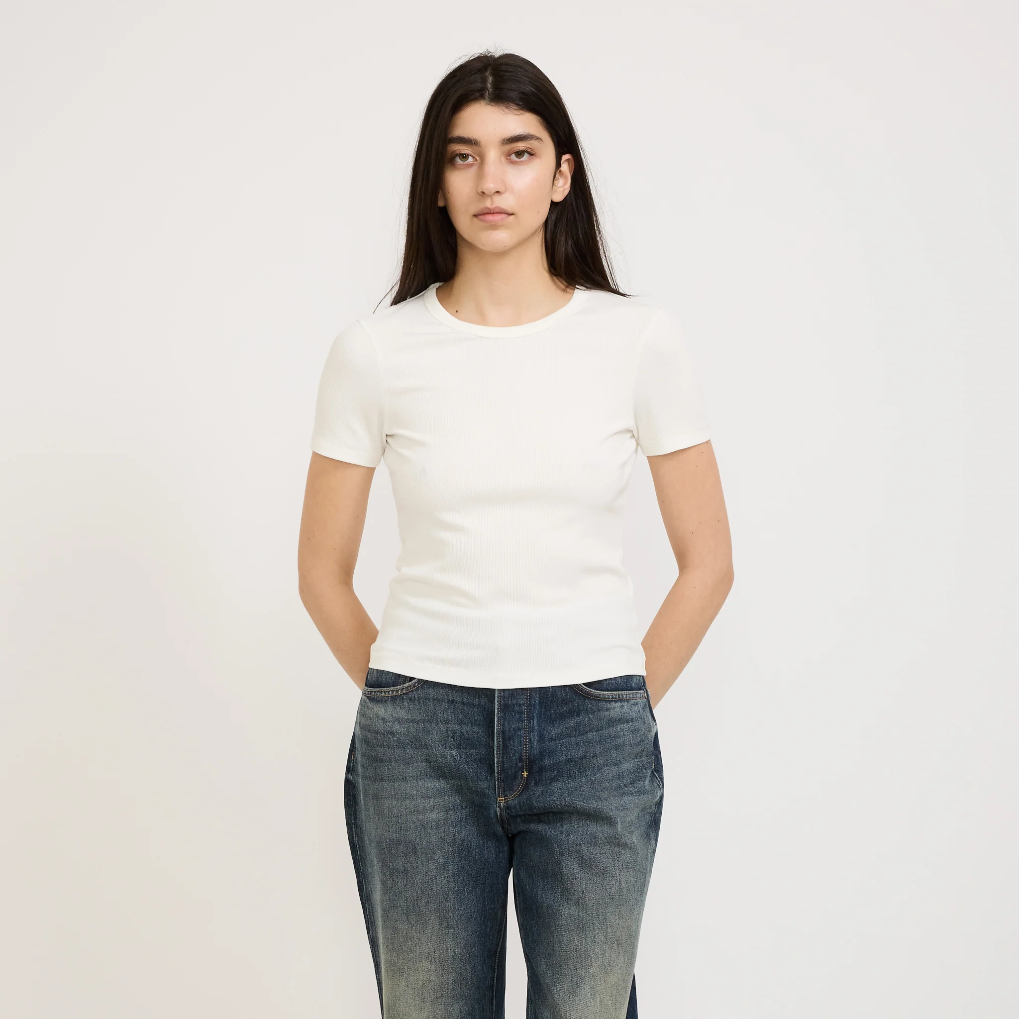 Leni Tee White