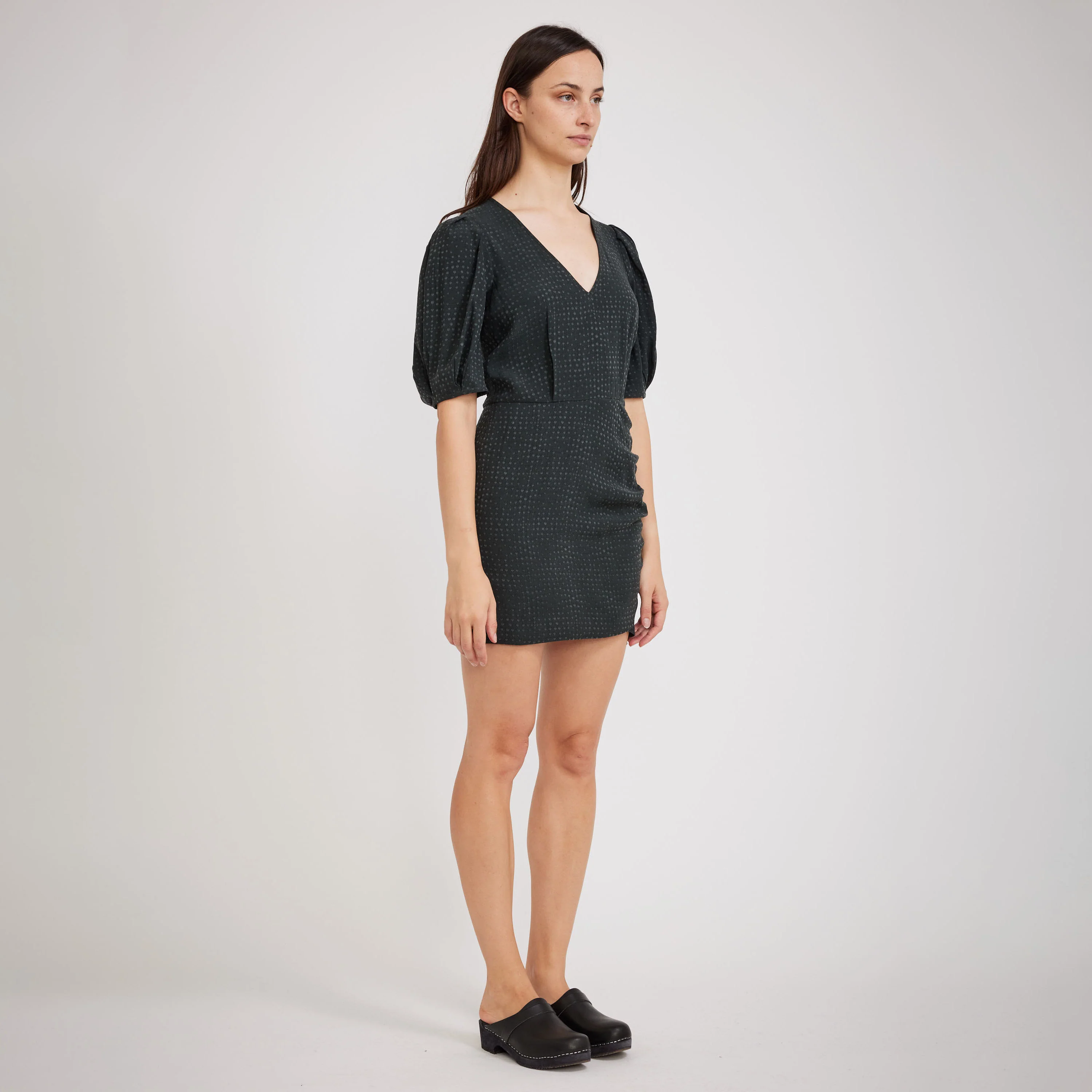 Malicia Dress Dark Fumo - Image 2