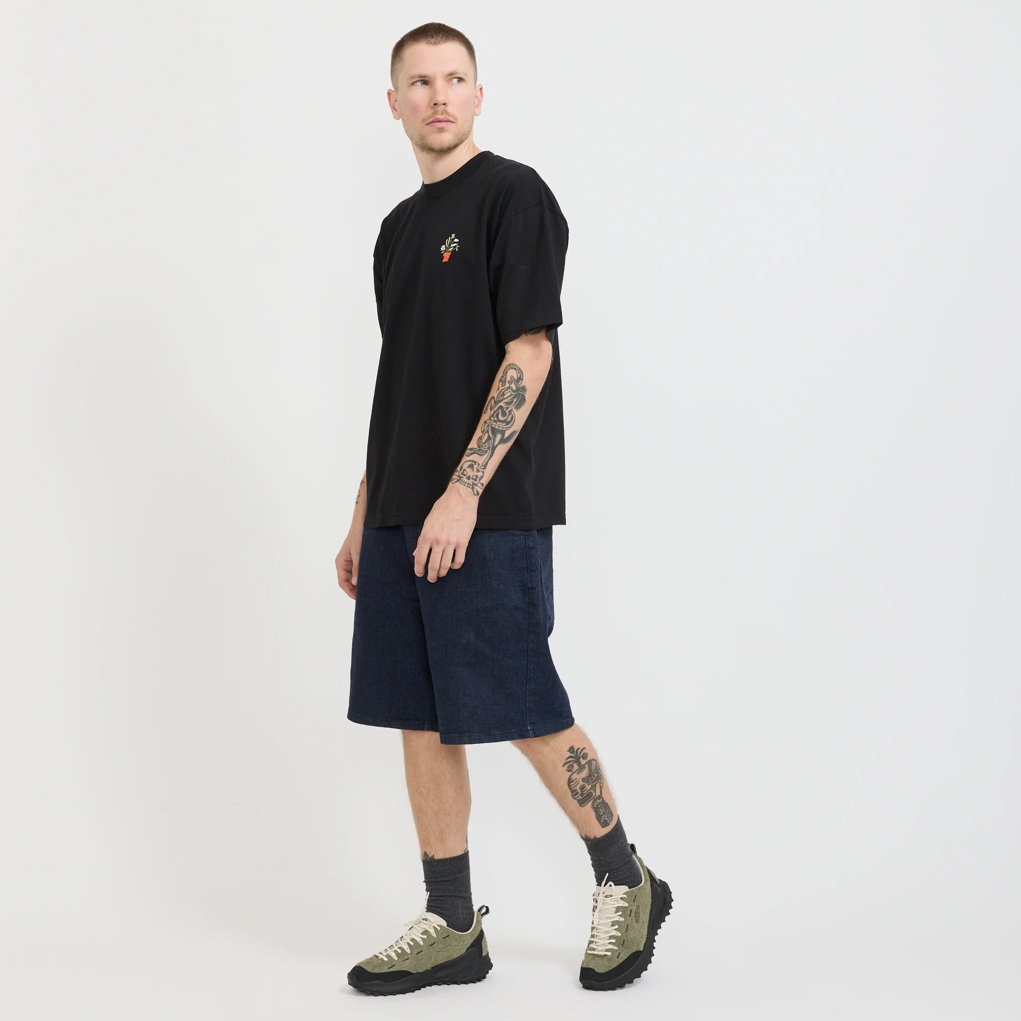 Plants Embroidered Tee Black - Image 6