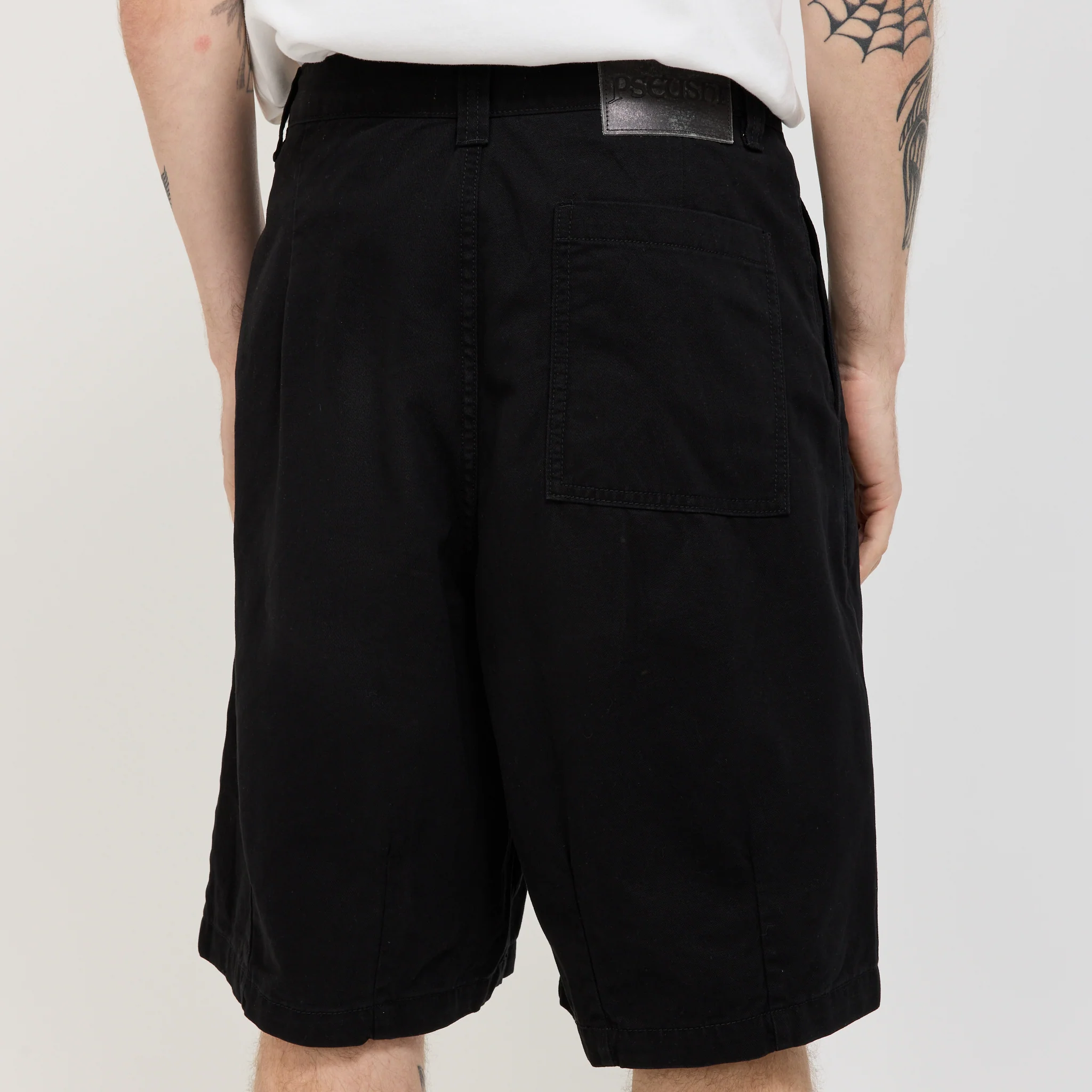 Pleated Balloon Shorts Black - Image 7