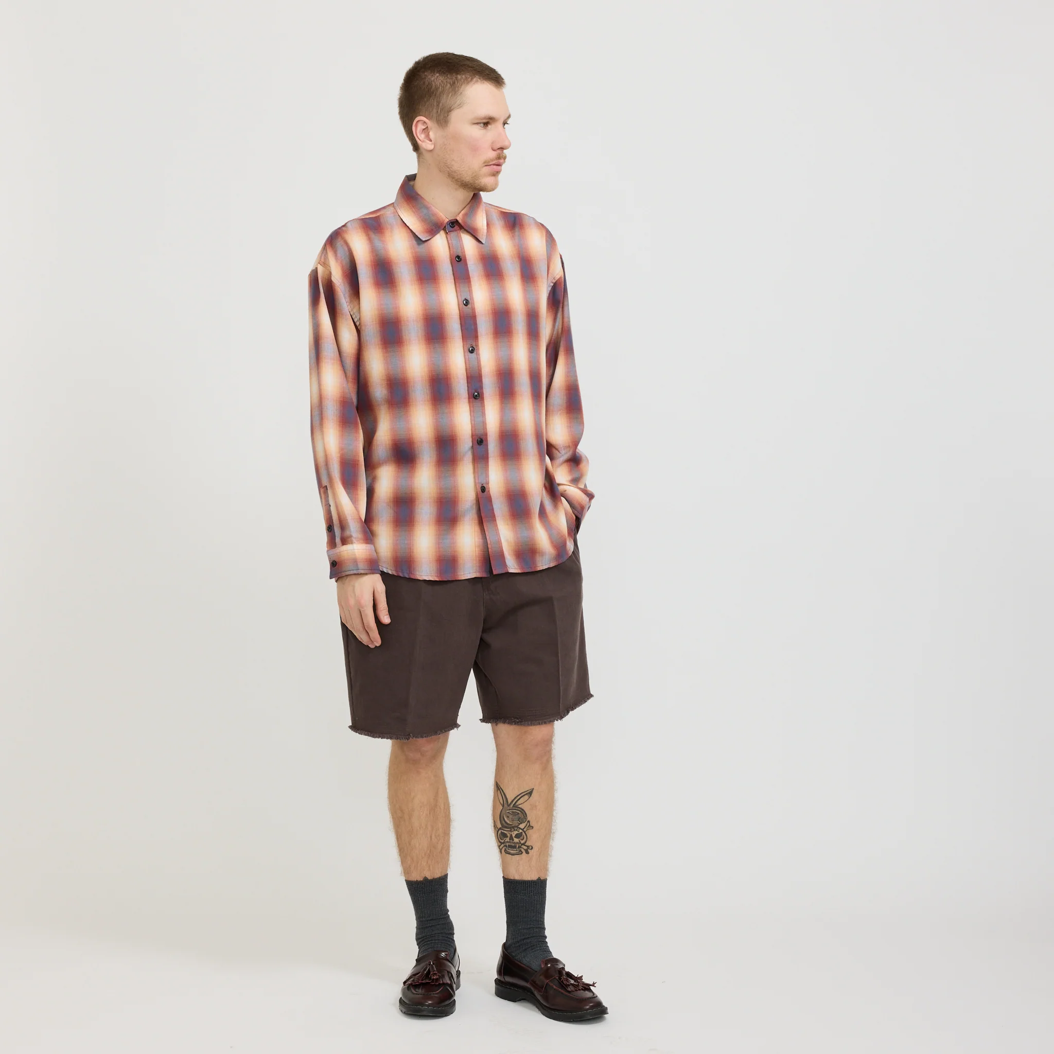 Pleated Short Dark Grey - Image 2