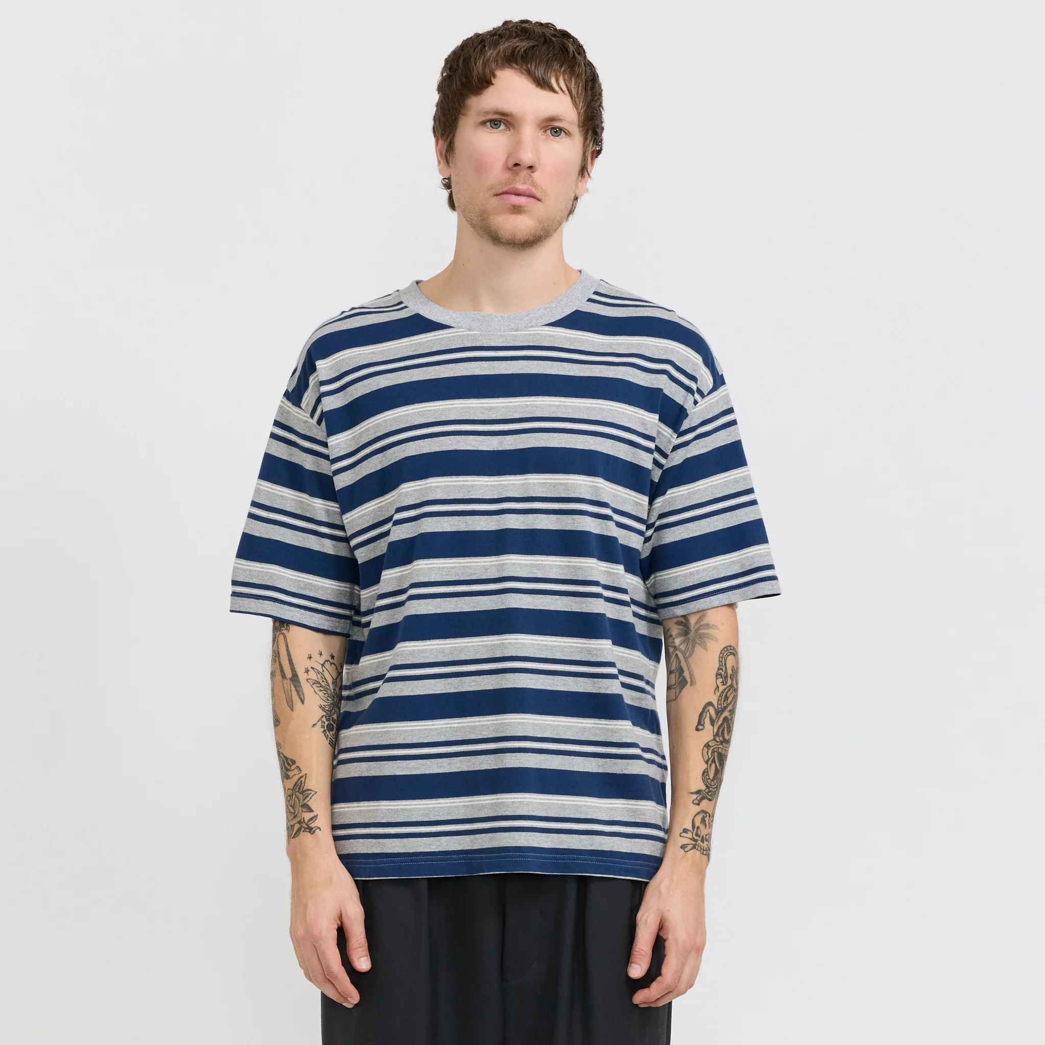S/S Stripe Tee Dark Navy/Grey