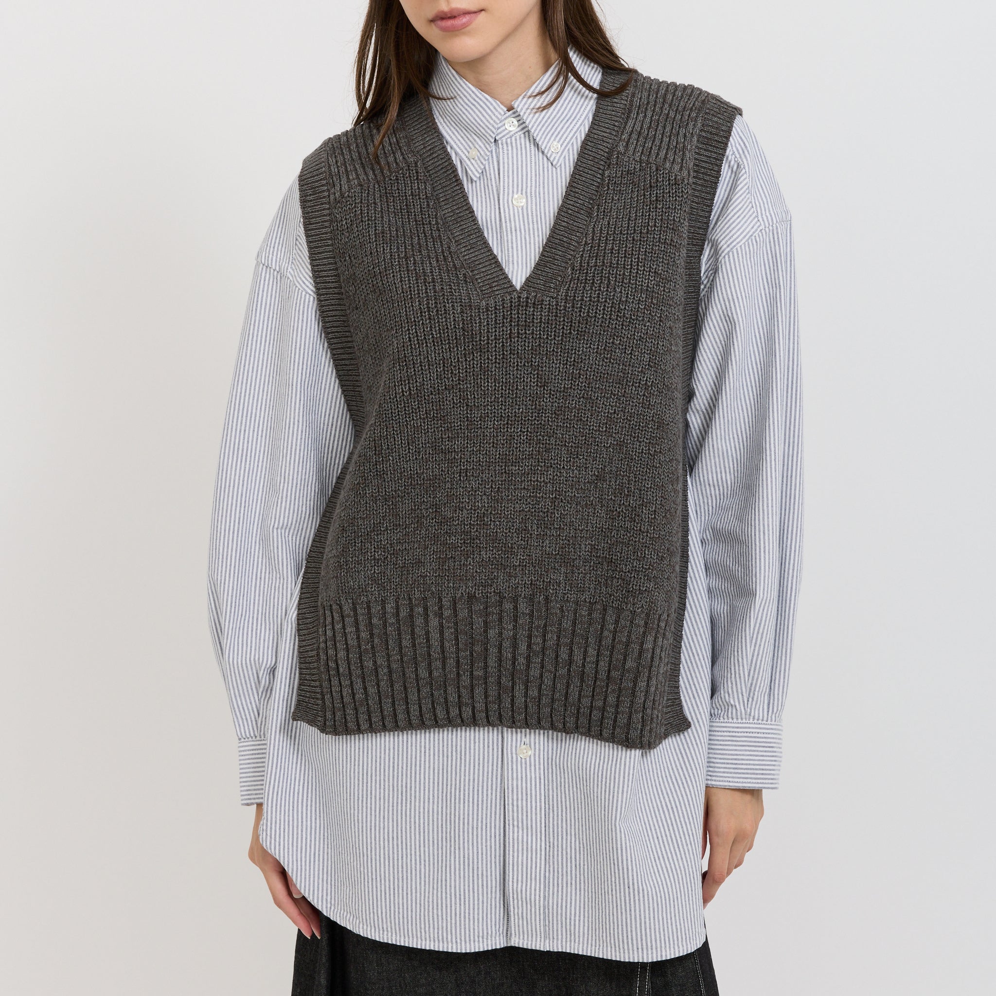 Side Ribbon Red Cross Vest Charcoal - Image 6