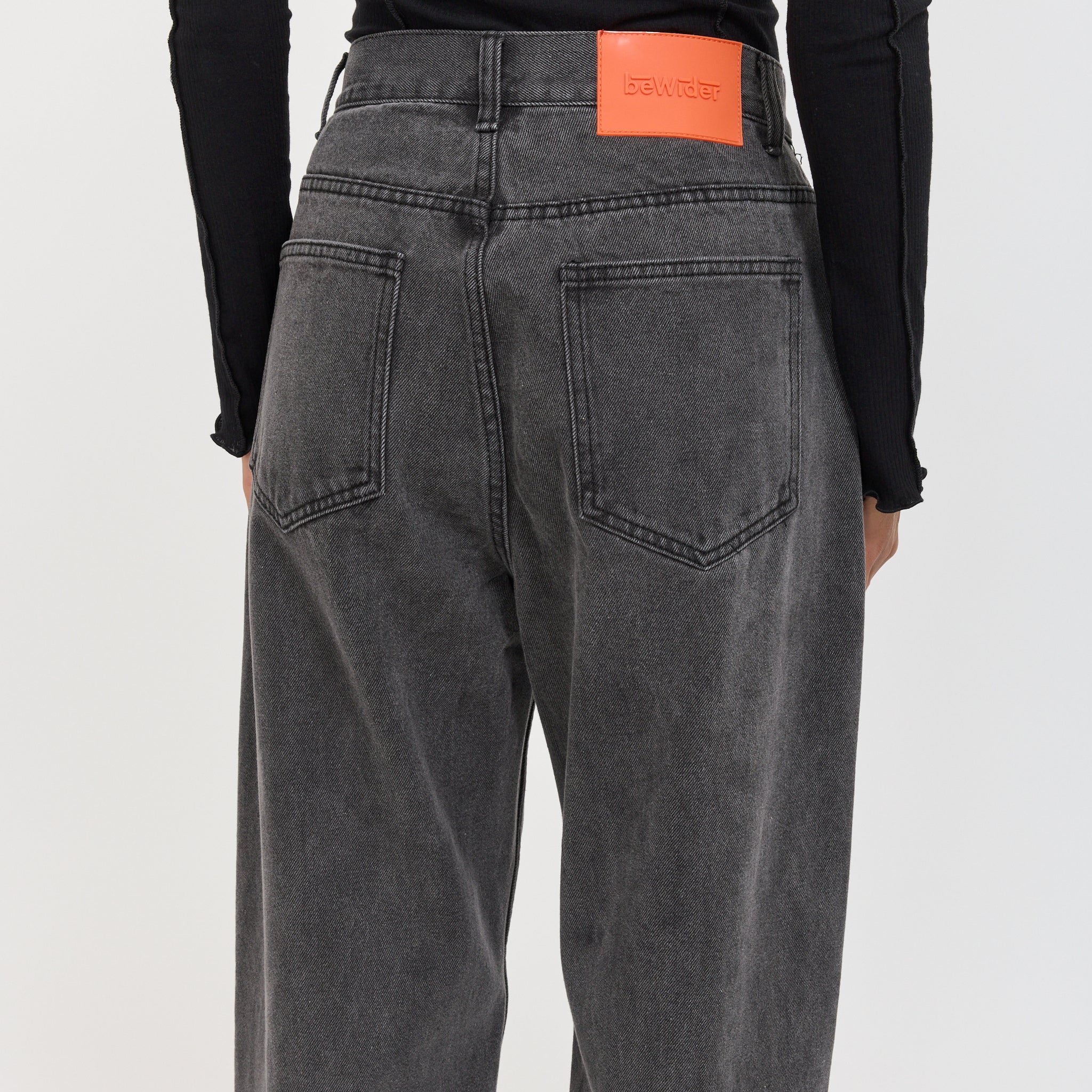 Super Loose Dark Grey with Front Cut - Image 6
