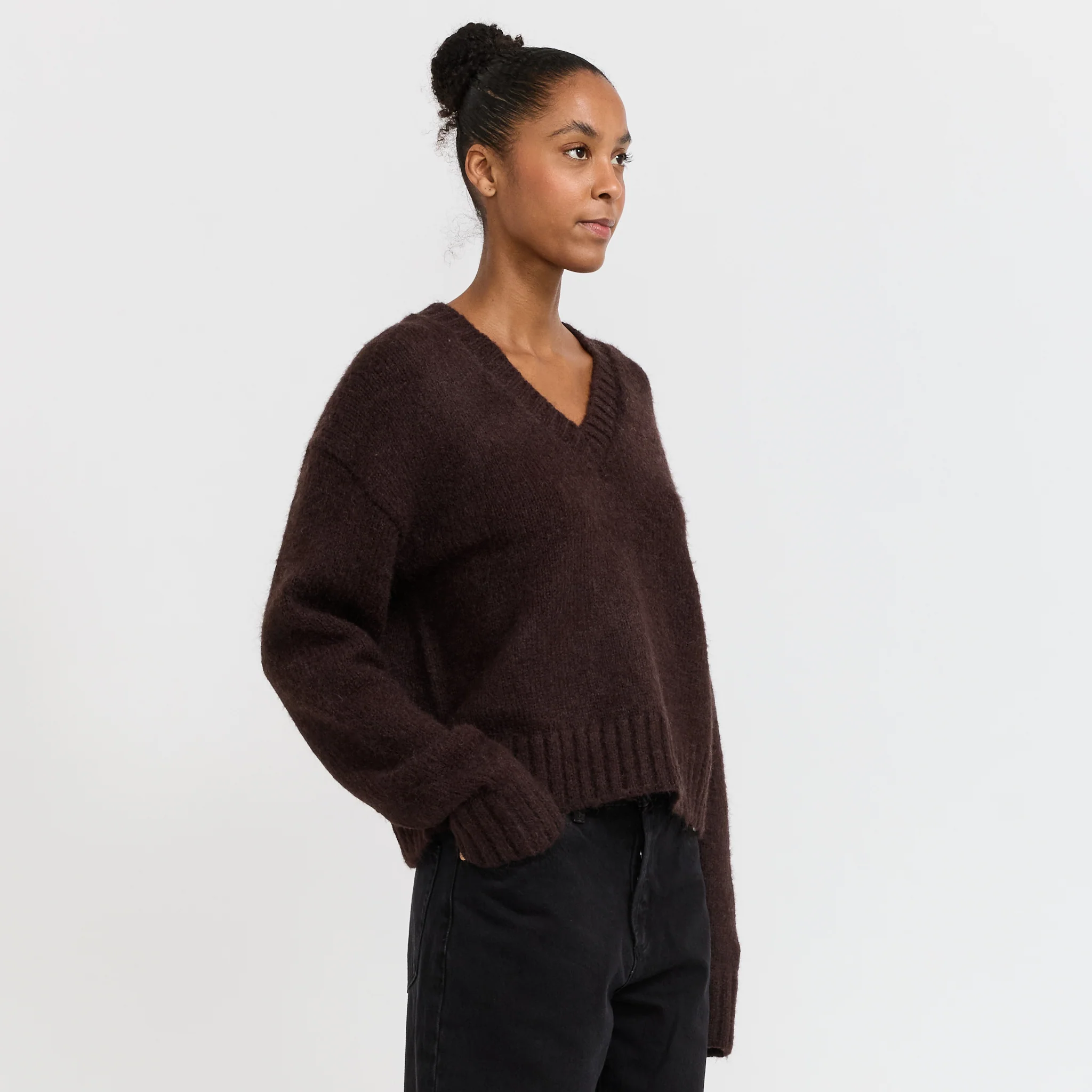 Tomboy V-Neck Knit Espresso - Image 3