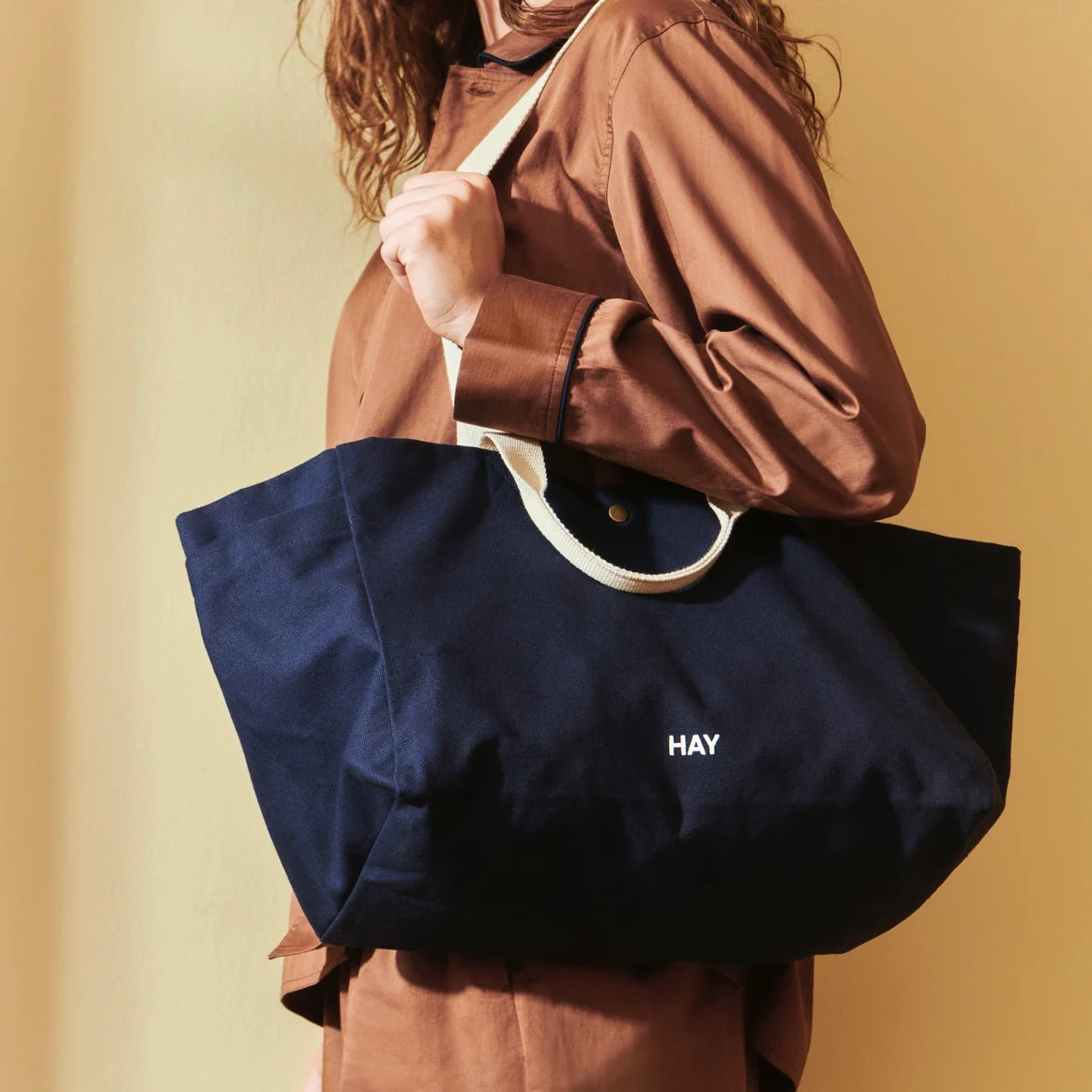Weekend Bag No2 Small Midnight Blue - Image 2